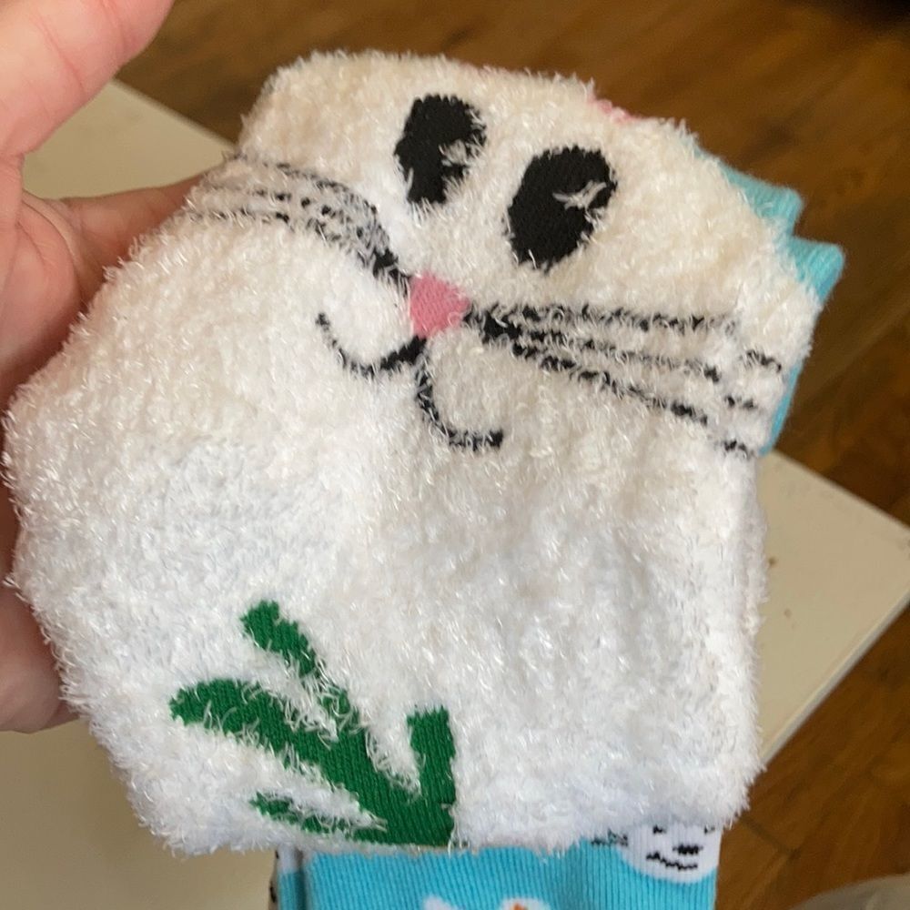 K. Bell Women’s Crew Socks 2 pair - Picture 4 of 4
